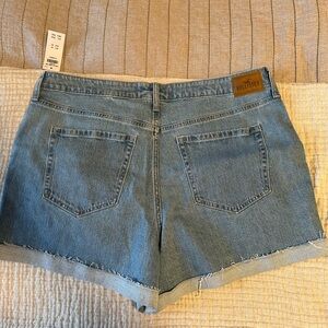 Hollister High-Rise Mom Shorts